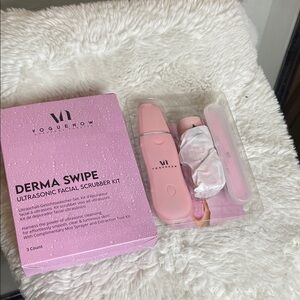 VogueNow Derma Swipe Ultrasonic Facial Scrubber Kit in Pink